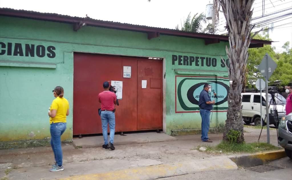 Imagen Principal de Nota: Confirman siete pacientes muertos por covid-19 en el asilo Perpetuo Socorro