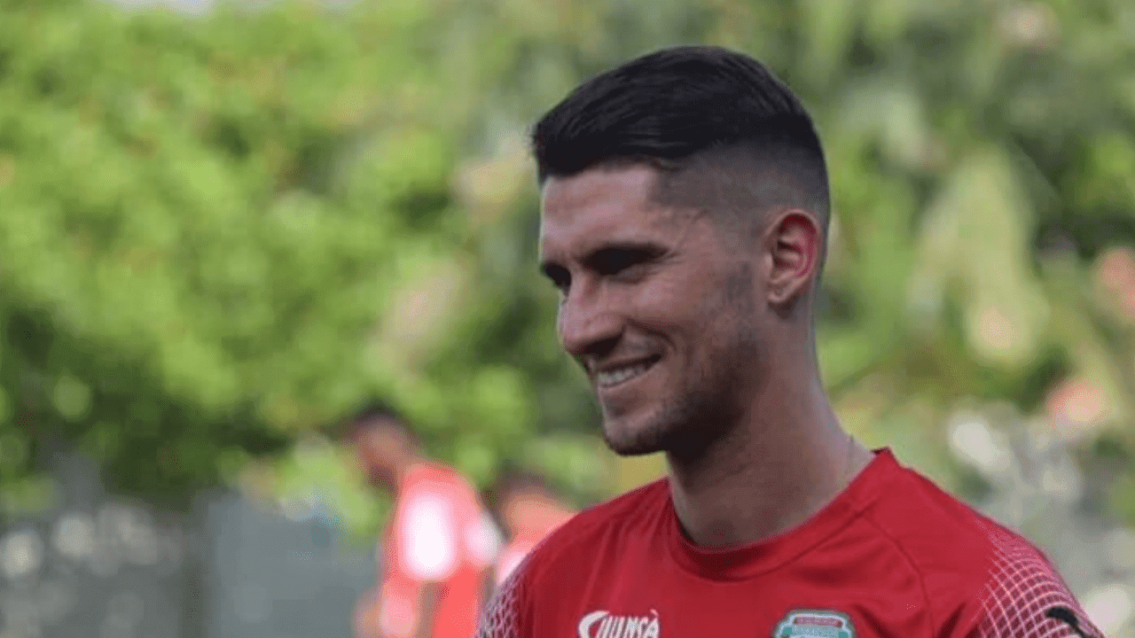 Imagen Principal de Nota: Esteban Espíndola: “el mejor momento que el fútbol me regaló fue debutar con el River Plate”