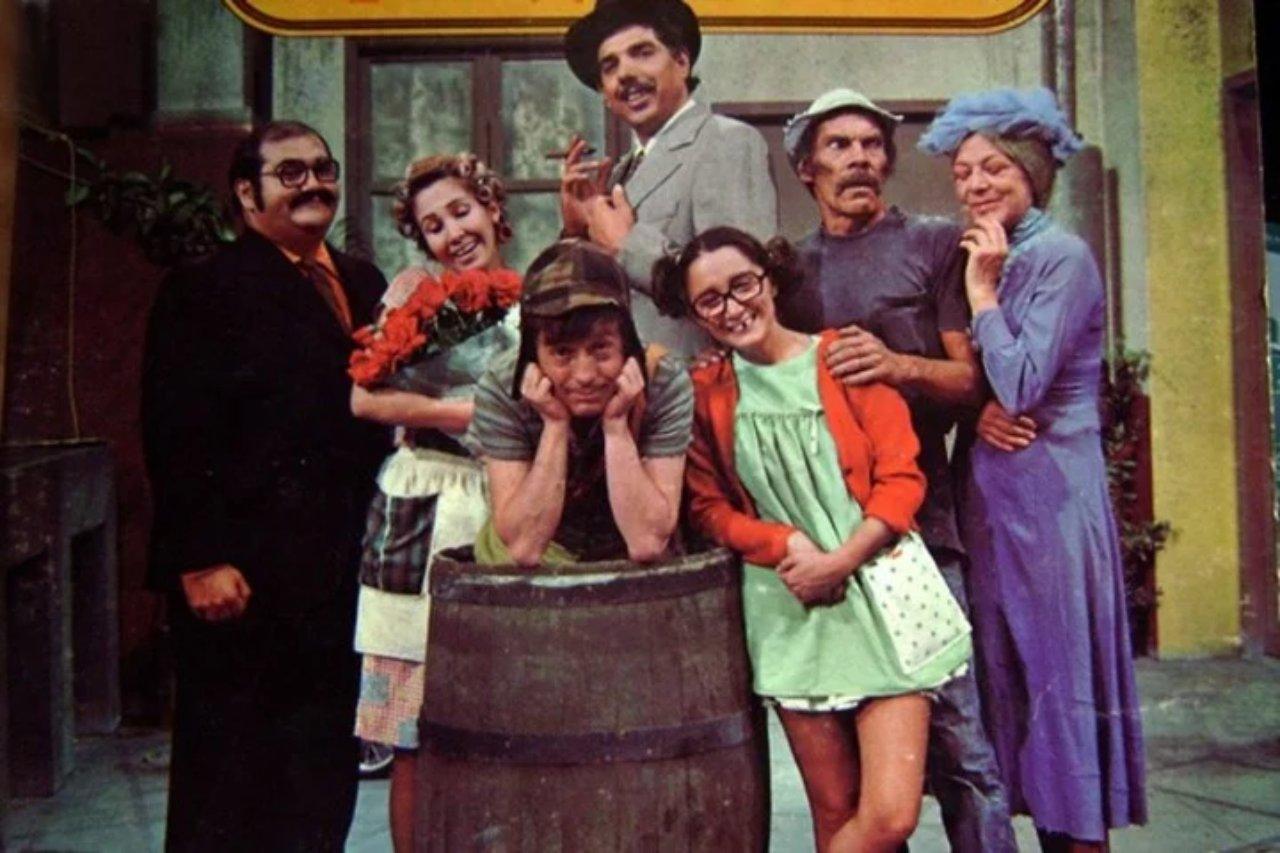 Imagen Principal de Nota: Hija de Don Ramón comparte fotos inéditas de su padre y del elenco de "El Chavo del 8"
