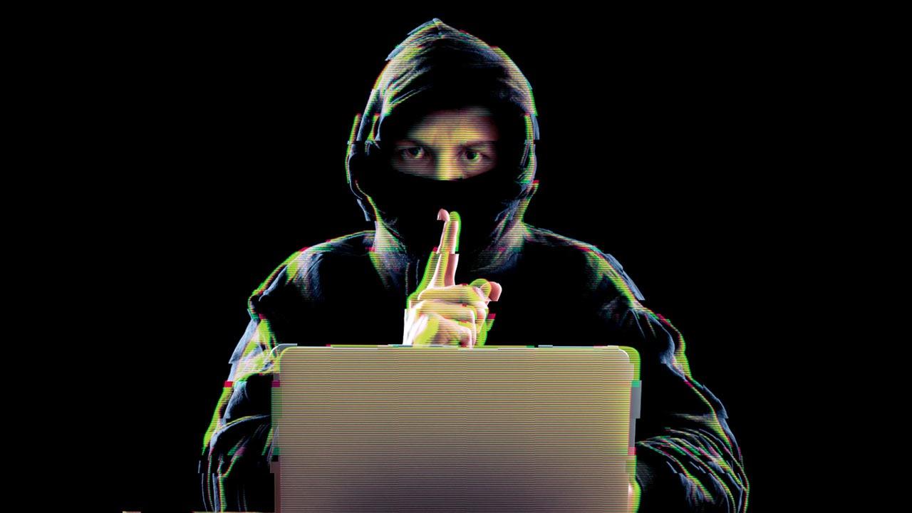 Imagen Principal de Nota: Las 3 características que indican que un menor es víctima de acoso virtual, ¿las muestran tus hijos?
