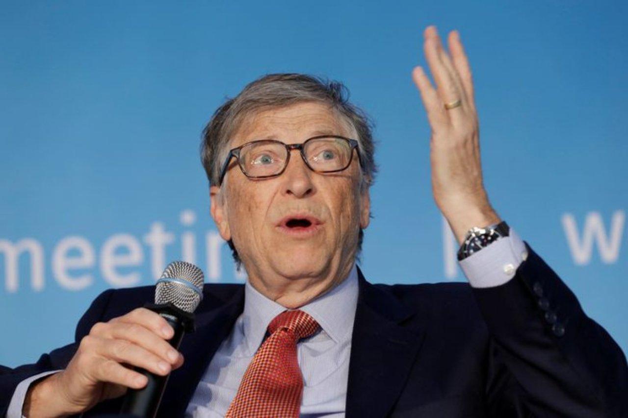 Imagen Principal de Nota: Bill Gates hace alarmante advertencia sobre vacunas contra el covid y causa polémica