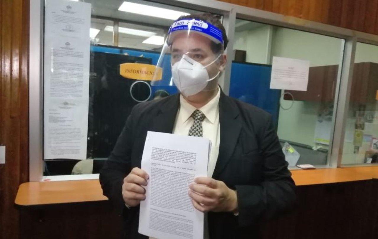 Imagen Principal de Nota: Presentan recurso de inconstitucionalidad contra el Código Penal para introducir el aborto terapéutico en Honduras