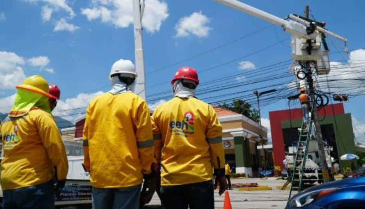 Imagen Principal de Nota: Pobladores de más de 50 colonias de San Pedro Sula deciden no pagar energía eléctrica, ante masivos cortes de EEH