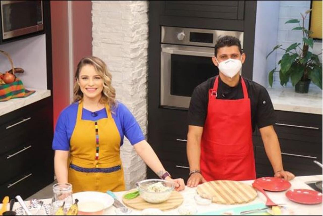 Imagen Principal de Nota: Aprende a preparar arepa reina pepiada, cachapas  y una chicha venezolana en La Cocina de Keyla