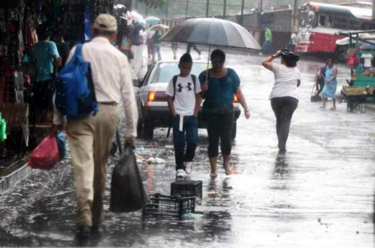 Imagen Principal de Nota: Alerta para varias regiones de Honduras por lluvias con actividad eléctrica
