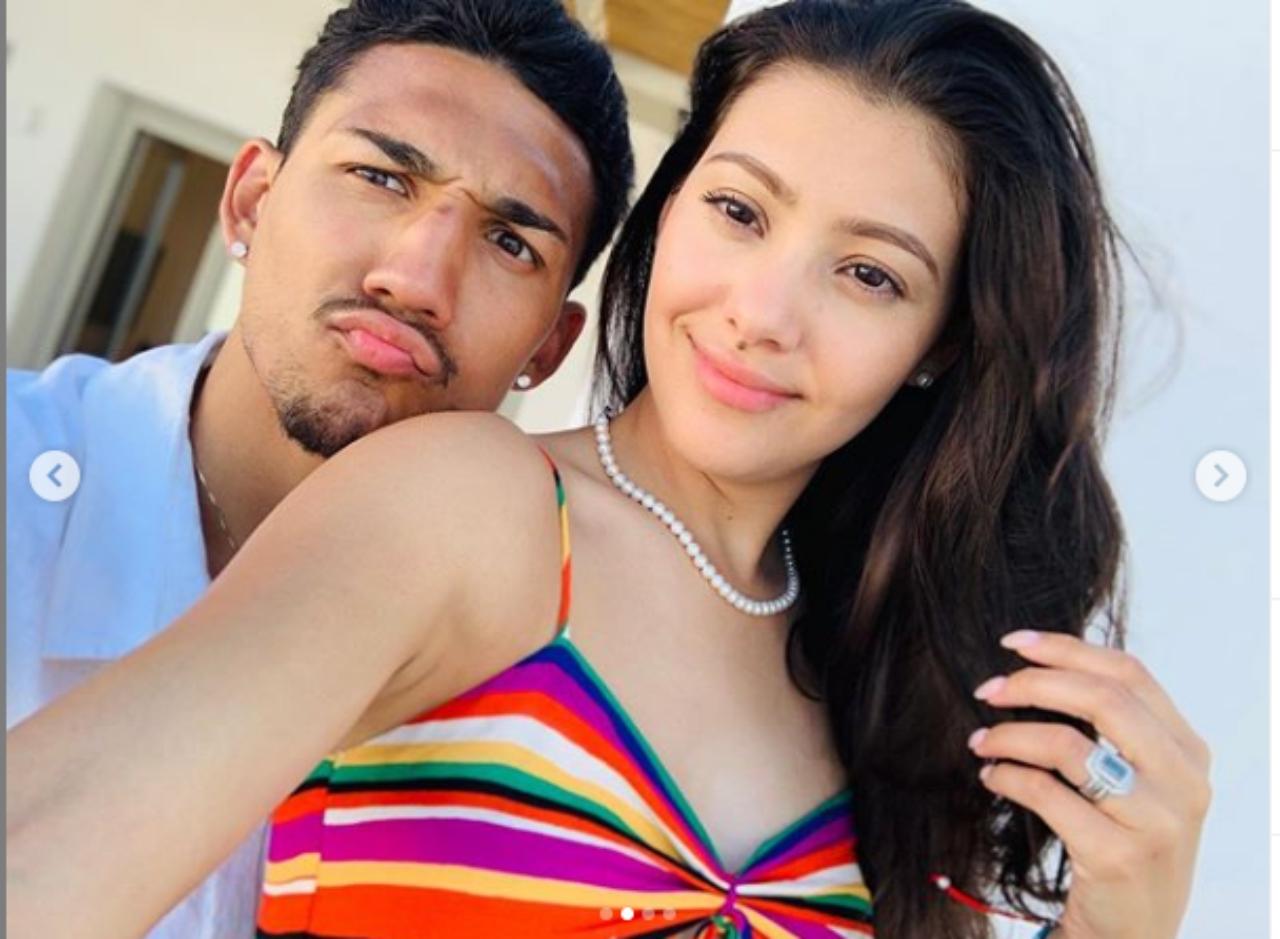 Imagen Principal de Nota: Teófimo López celebra su triunfo junto a su esposa con un hermoso día en la playa