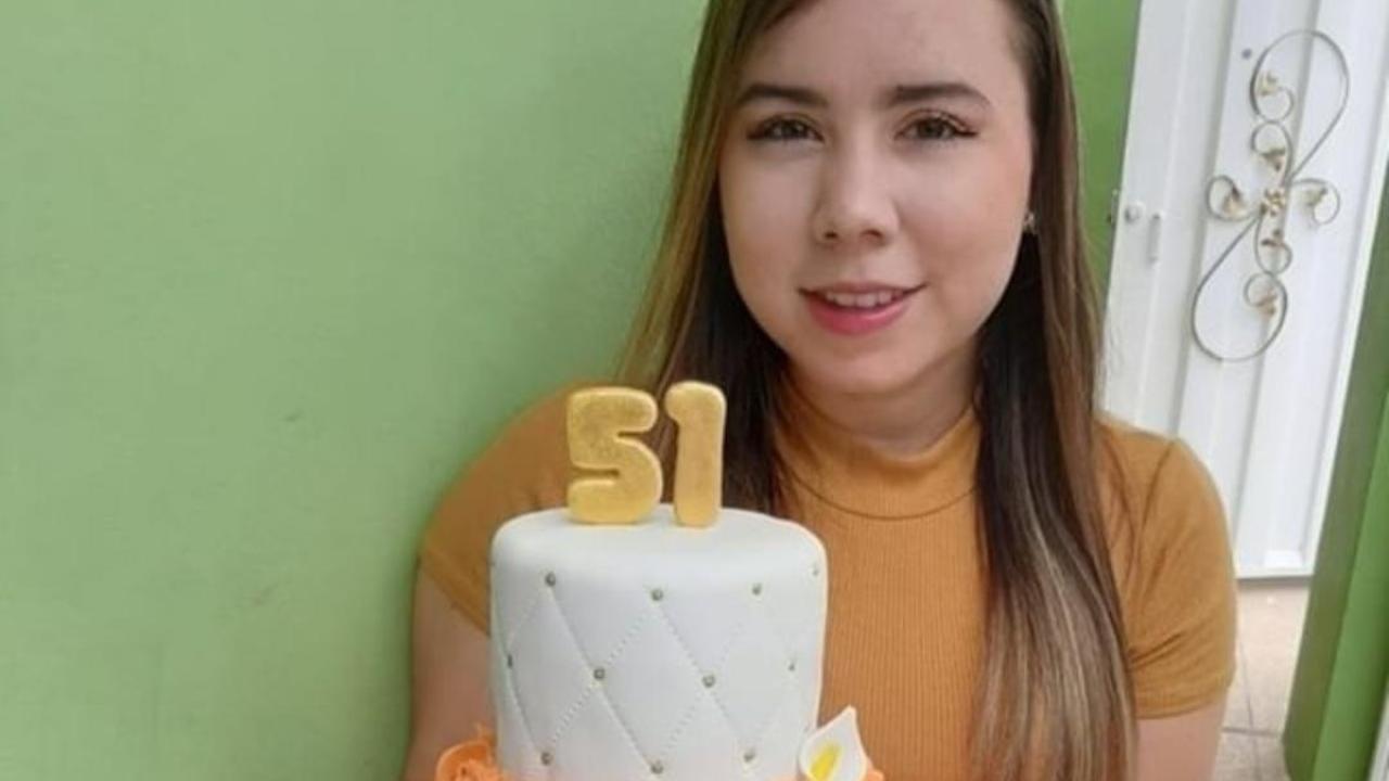 Imagen de Arquitecta hondureña encanta en redes sociales por su talento para crear pasteles