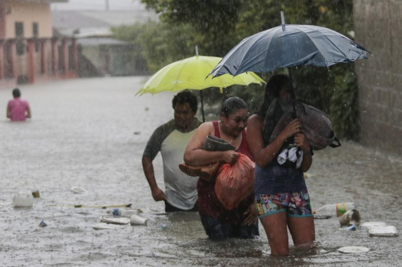 Imagen Principal de Nota: Eta dejará al menos 48 horas más de lluvia en Honduras; autoridades llaman a evacuar zonas de riesgo