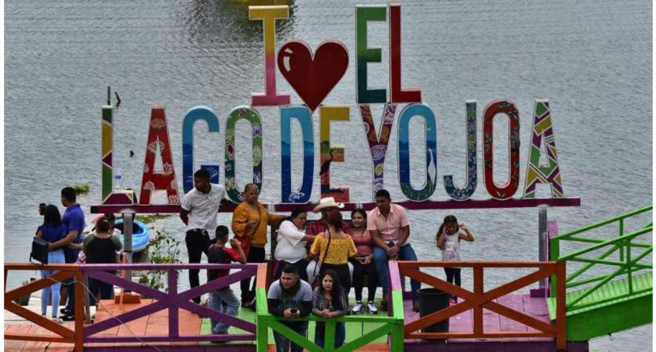 Imagen Principal de Nota: Médico internista asegura que huracán Eta en Honduras es una 'señal divina' para posponer el feriado morazánico