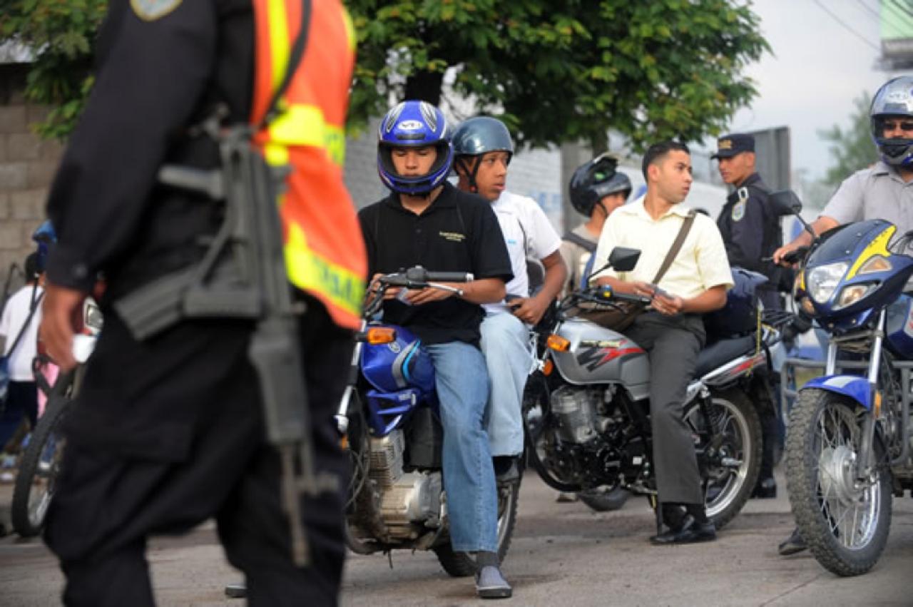 Imagen Principal de Nota: Congreso Nacional deroga decreto que prohibía dos hombres en motocicleta, indices de violencia han bajado asegura el diputado Rolando Dubón