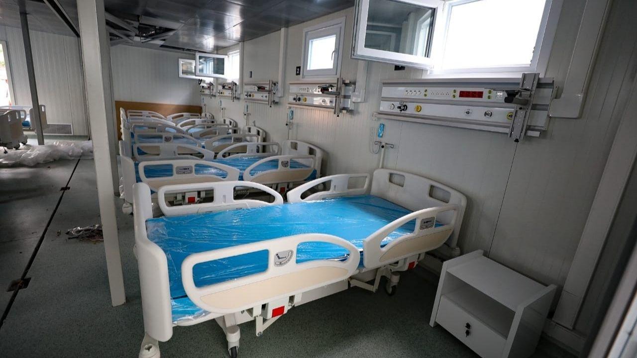 Imagen Principal de Nota: A 15 días para que termine 2020, hospitales móviles siguen sin funcionar; expertos exigen respuesta al gobierno a 9 meses de la pandemia