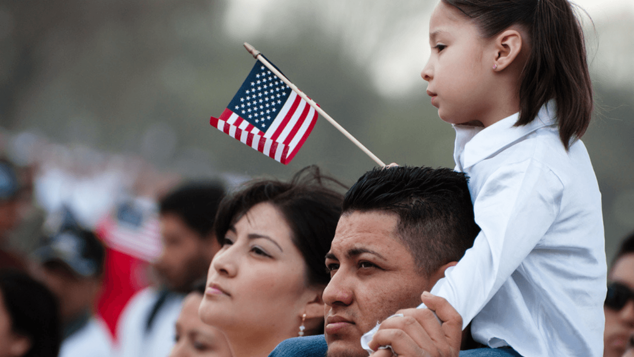 Imagen Principal de Nota: ¿Tener hijos estadounidenses favorece al momento de realizar trámites migratorios?