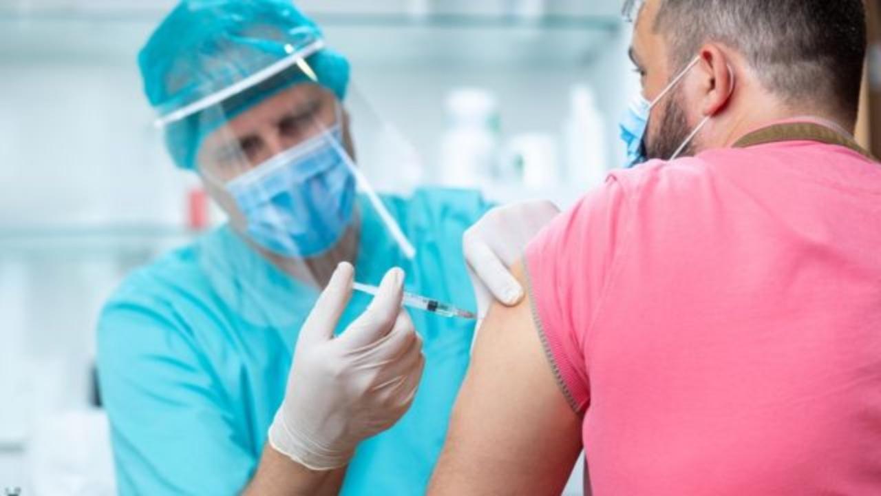 Imagen de El 5 por ciento de personas que se vacunen contra el covid no desarrollarán anticuerpos, según expertos
