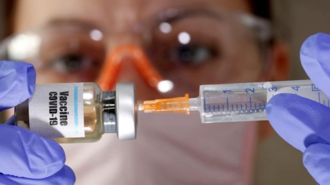 Imagen Principal de Nota: Médicos hondureños cuestionan por qué Honduras no se organiza como Costa Rica, México y Chile para recibir vacuna contra el covid