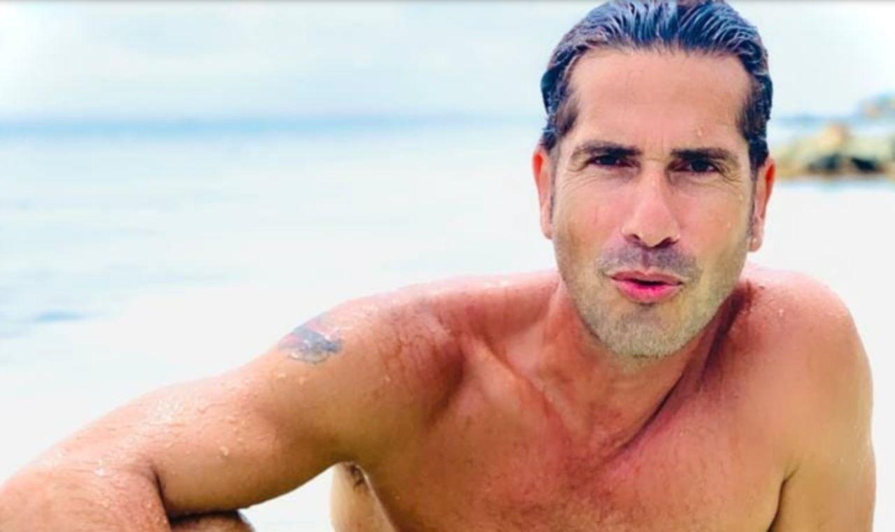 Imagen de Gregorio Pernía ('El Titi') encendió las redes al publicar una foto sin pantalones