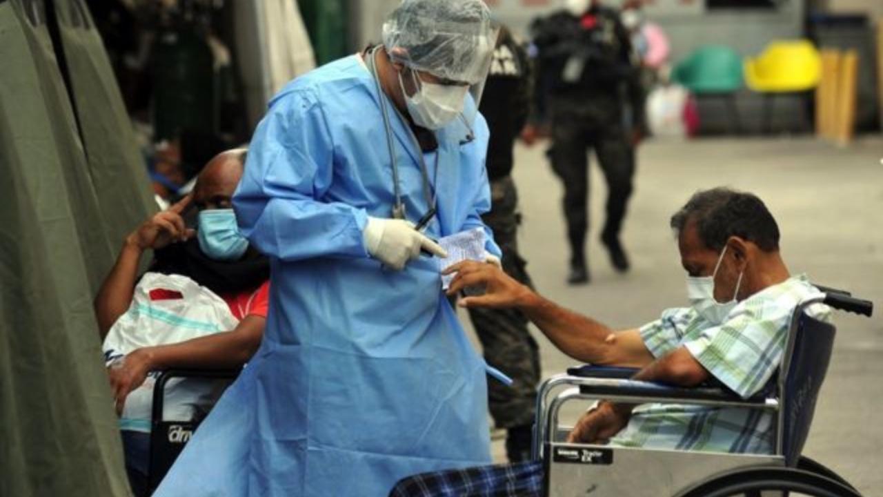 Imagen Principal de Nota: 'Que Dios lo agarre confesado' si le da covid por segunda vez antes de 6 meses, advierte médico hondureño
