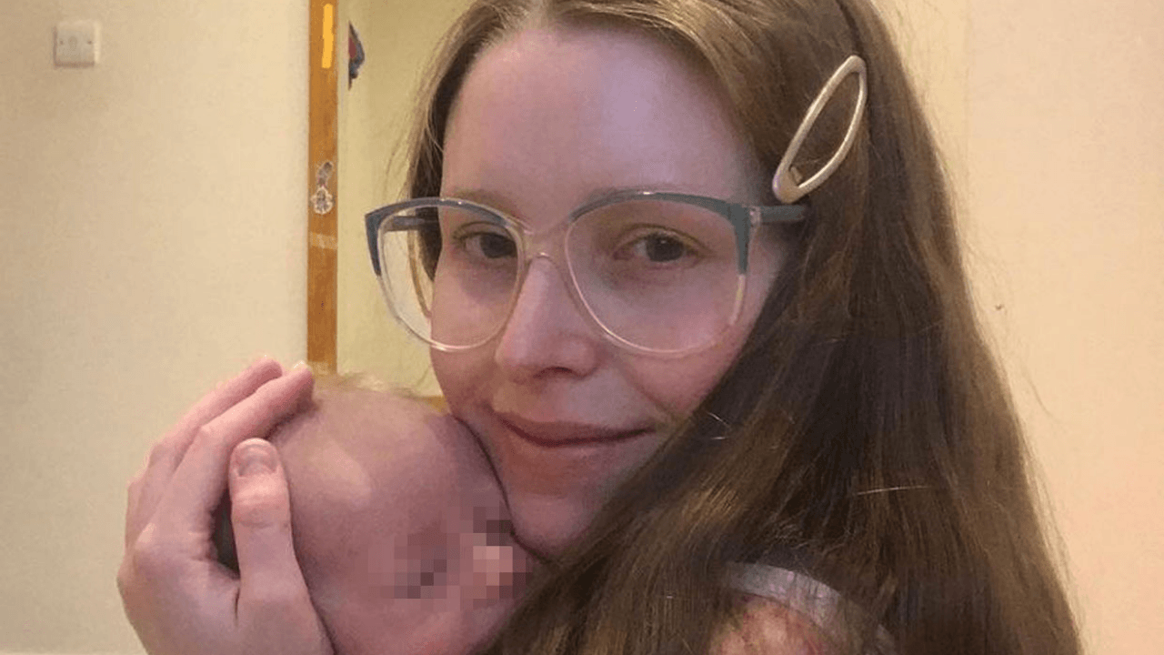 Imagen de Bebé de actriz de Harry Potter es ingresado a hospital tras dar positivo de covid