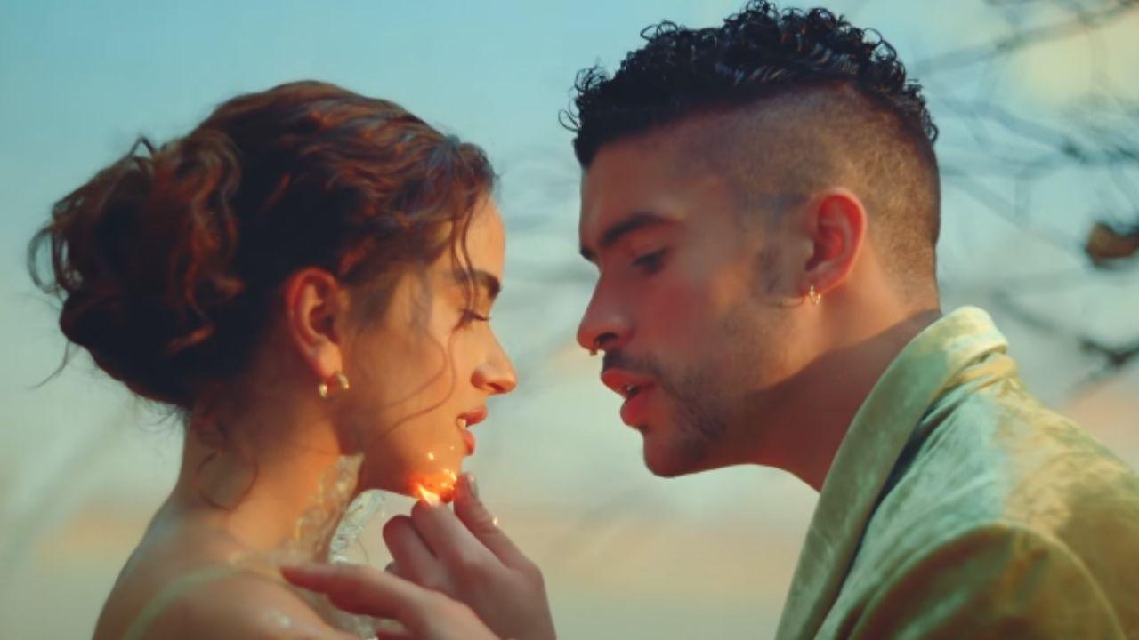 Imagen Principal de Nota: Bad Bunny besa a Rosalía en su nuevo video musical, ¿Qué dirá su novia?