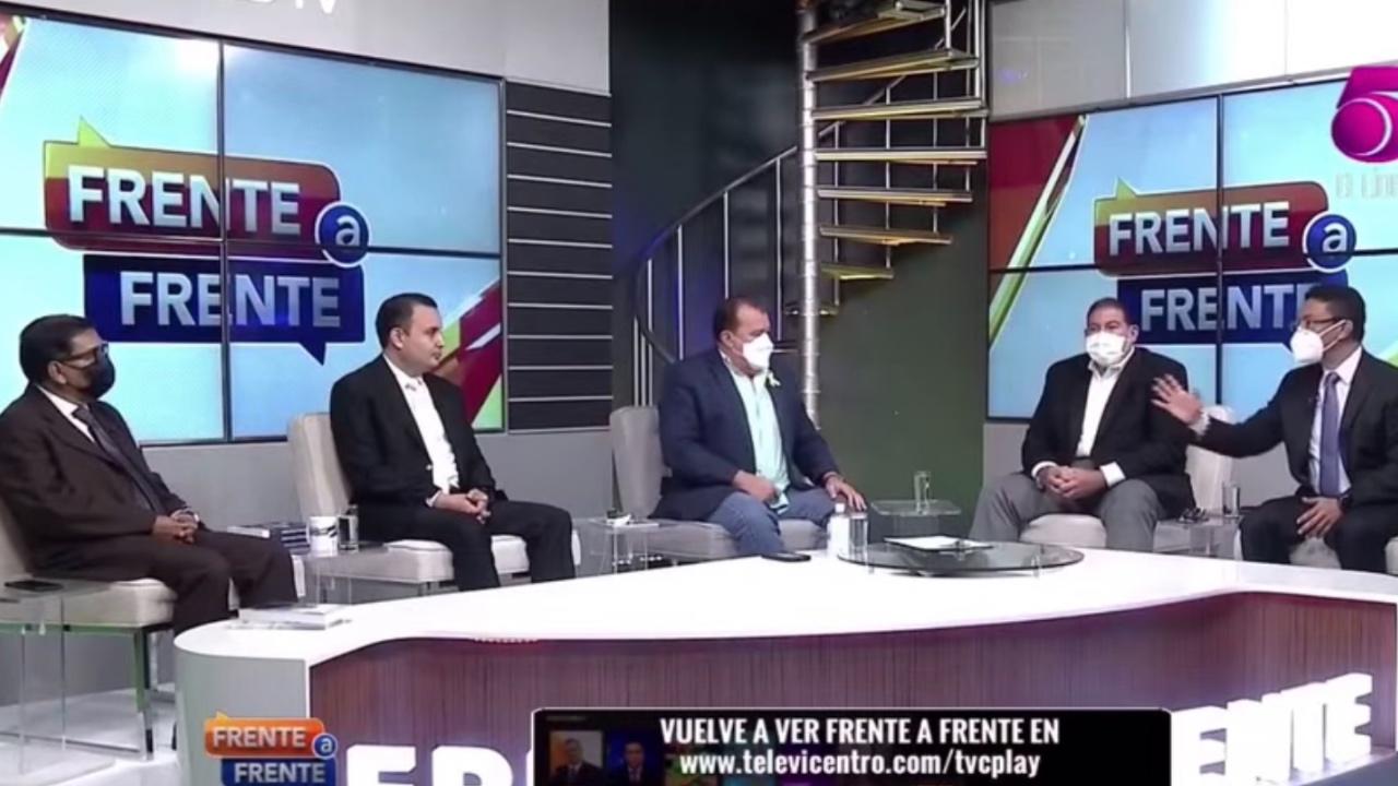 Imagen Principal de Nota: Analistas y funcionarios debatieron en Frente a Frente sobre los señalamientos al presidente de Honduras