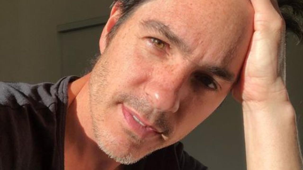 Imagen de Mauricio Ochmann perdió de vista a su hija en el aeropuerto ¡Mira su reacción!