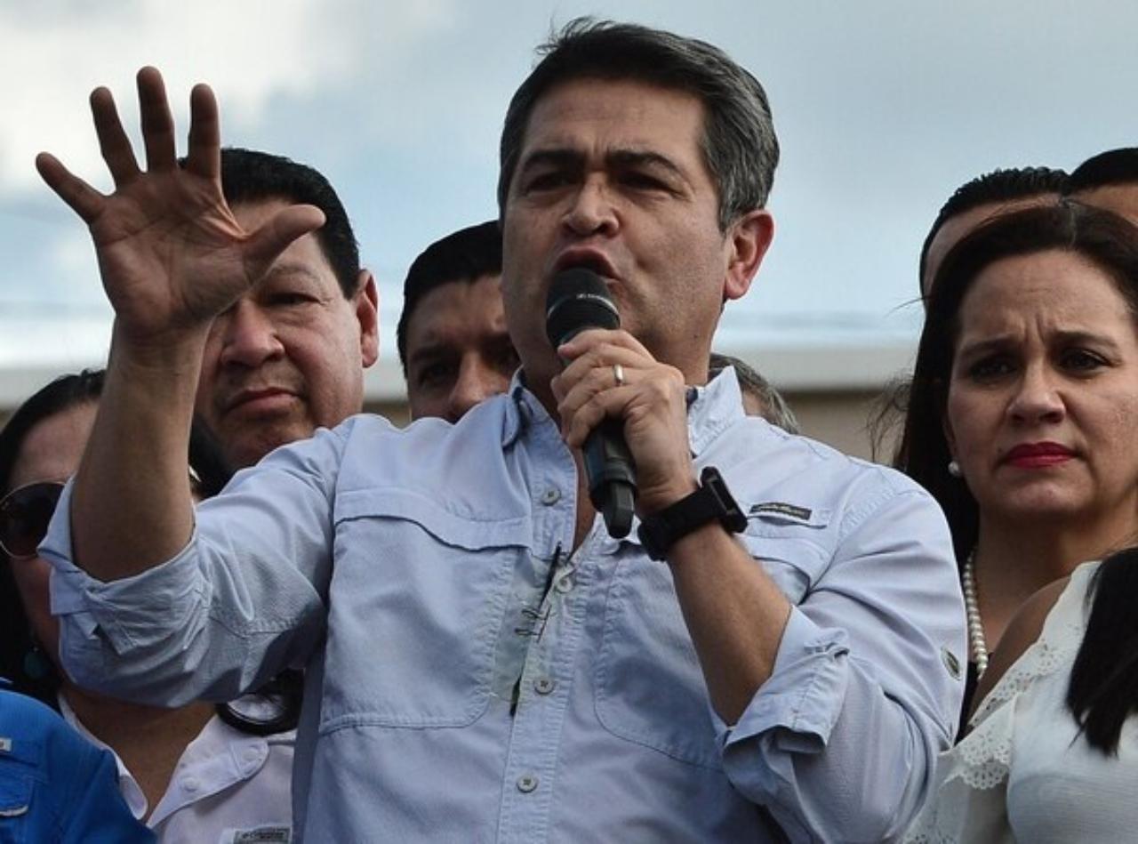 Imagen Principal de Nota: El Cachiro afirmó en juicio de Geovanny Fuentes que sobornó al presidente Hernández, a Ricardo Álvarez y a Mel Zelaya