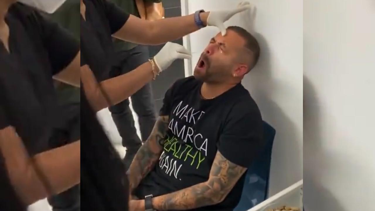 Imagen de Llueven risas en las redes por la reacción de 'Nacho' al realizarse la prueba PCR