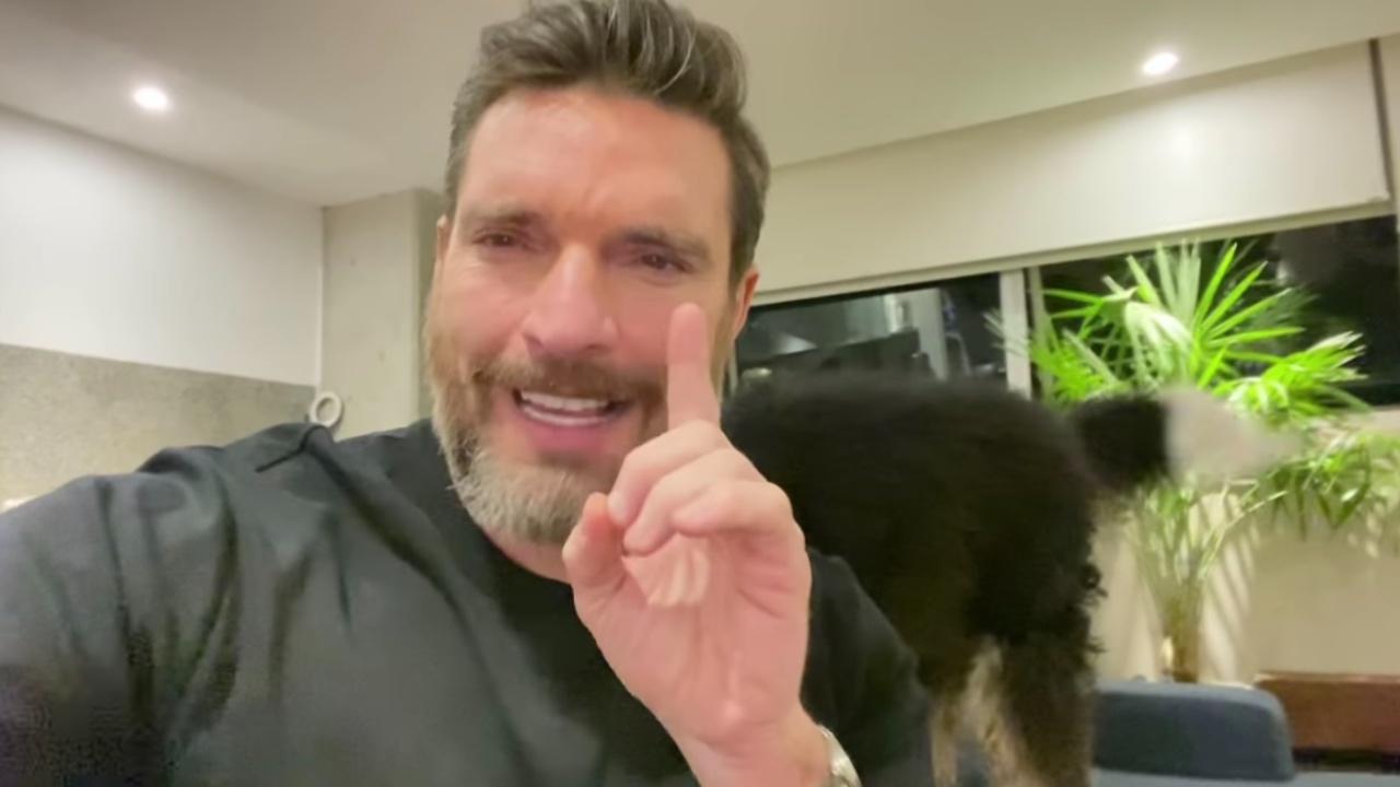 Imagen Principal de Nota: Julián Gil tildó de 'racismo' la orden en su contra por demostrar su amor a Puerto Rico