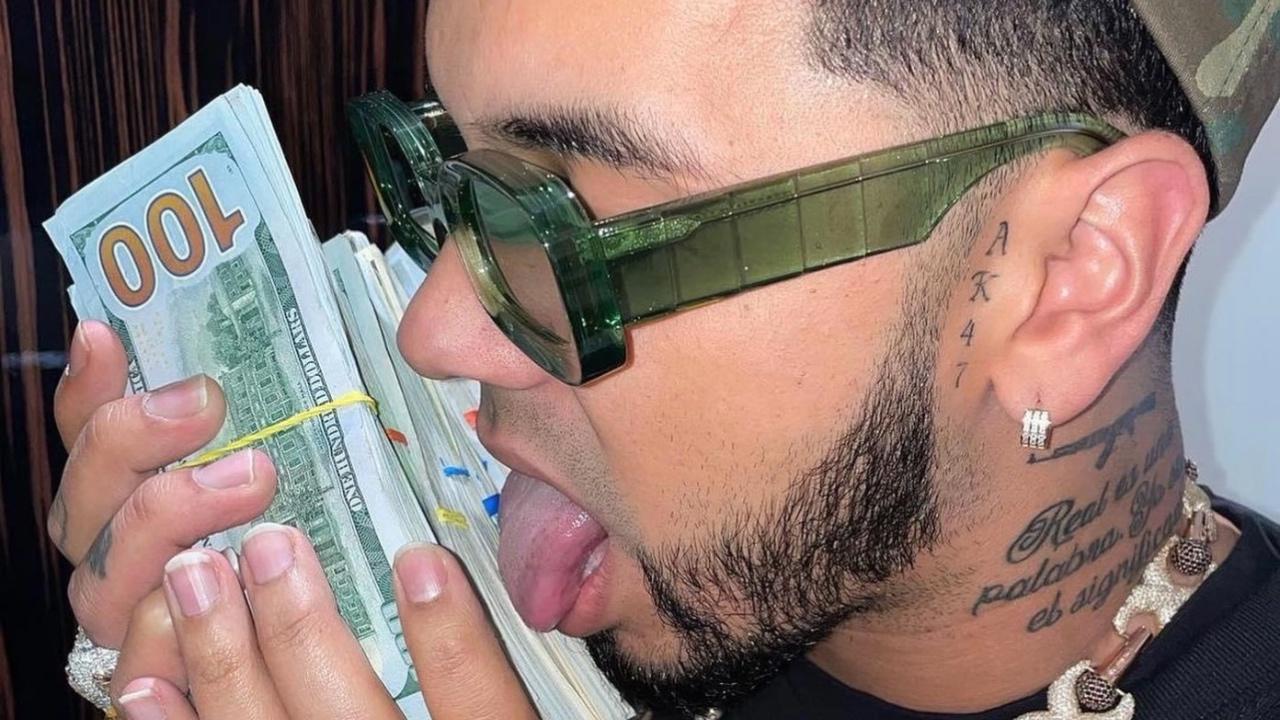 Imagen de Le llueven críticas a Anuel AA ‘por ignorante’ y tener ‘mal gusto’
