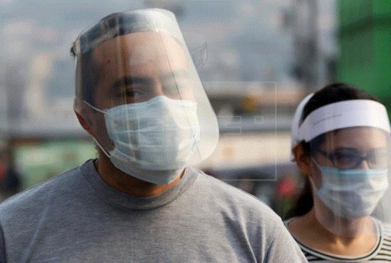 Imagen Principal de Nota: ¿Por qué es recomendable usar doble mascarilla para evitar el covid? La doctora Silvia Portillo explica