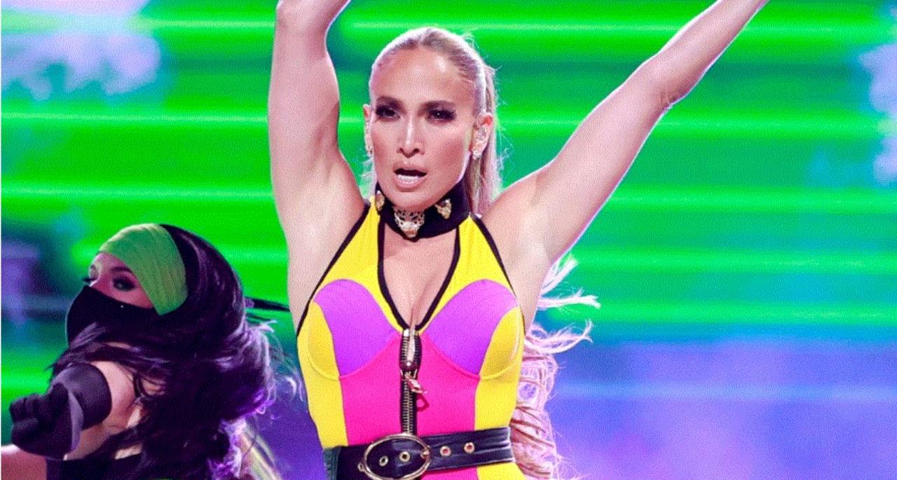 Imagen Principal de Nota: Jennifer López reaparece en redes luciendo espectacular figura tras separación de Alex Rodríguez