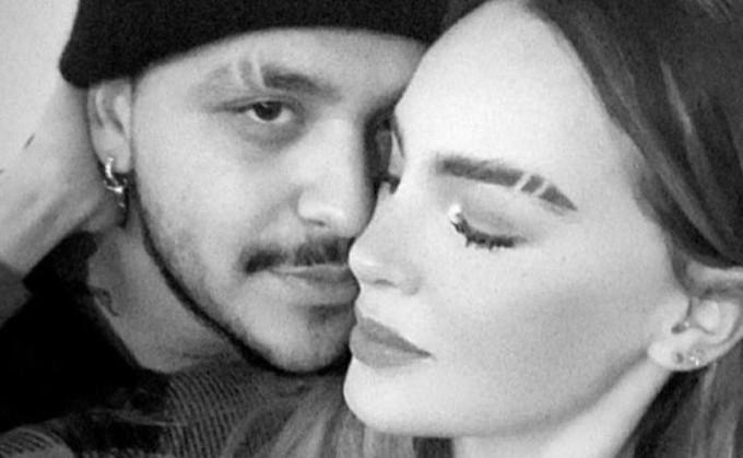 Imagen Principal de Nota: Belinda y Nodal viajan hasta el meridiano de Greenwich y presumen su amor