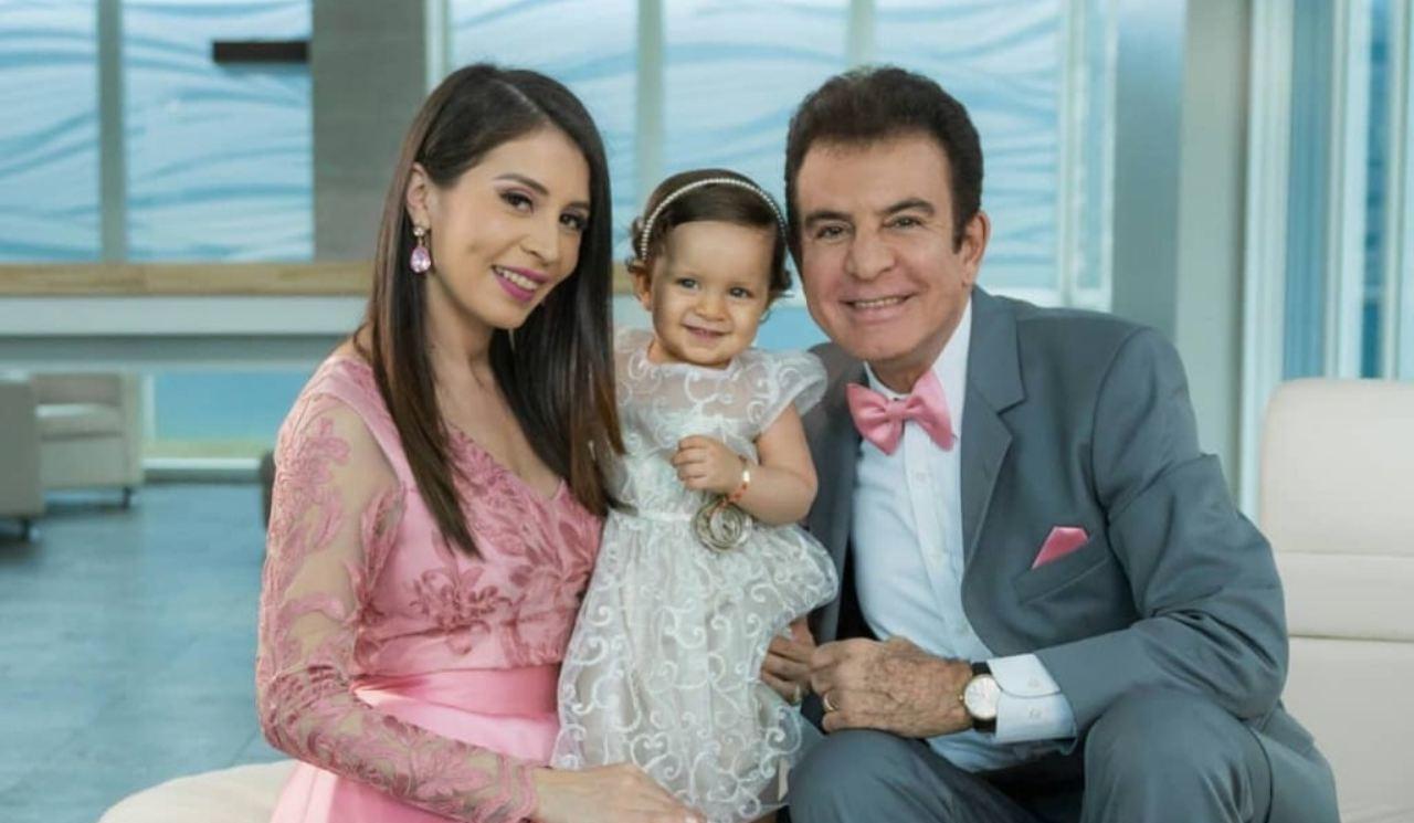 Imagen Principal de Nota: Salvador Nasralla dedica tierno mensaje a uno de los verdaderos amores de su vida