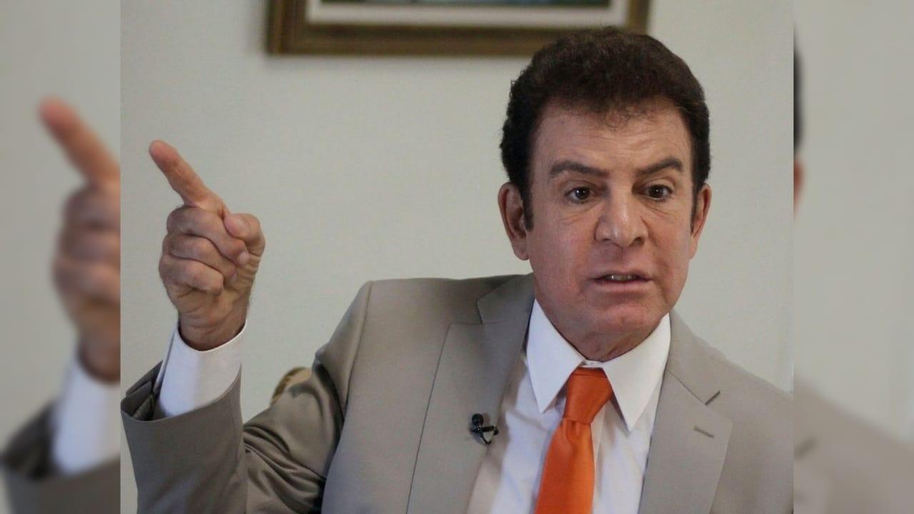 Imagen Principal de Nota: Salvador Nasralla alborotó a sus seguidores con una sola palabra en Facebook, ¿cuál fue?