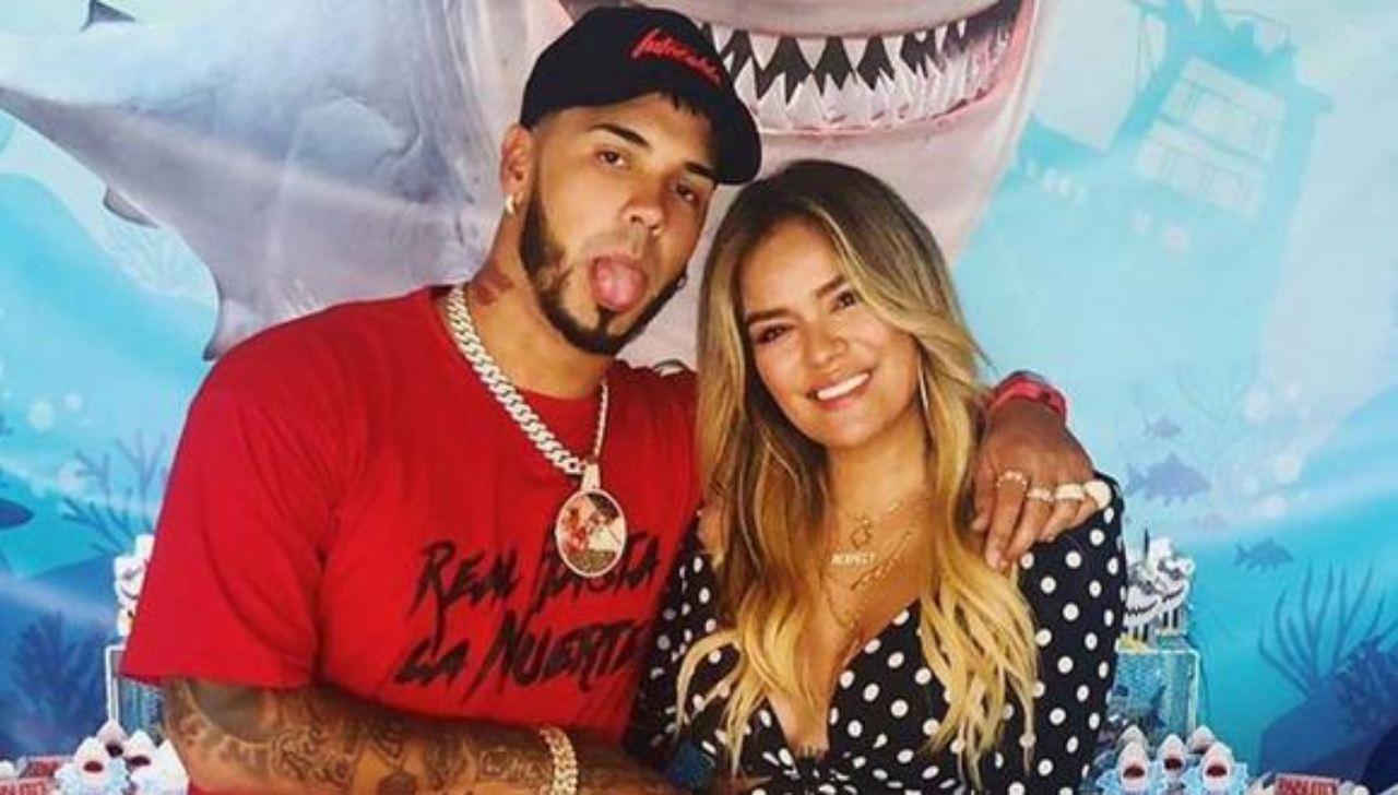 Imagen Principal de Nota: Anuel AA le ruega en pleno concierto a Karol G que vuelva con él