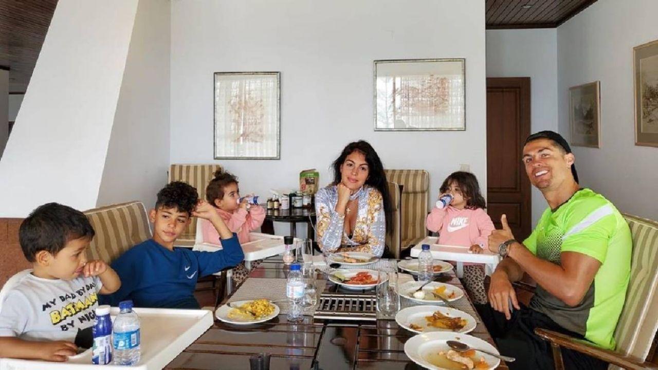 Imagen Principal de Nota: ¿Nueva religión? Cristiano Ronaldo y su familia sorprenden con peculiar ritual antes de comer