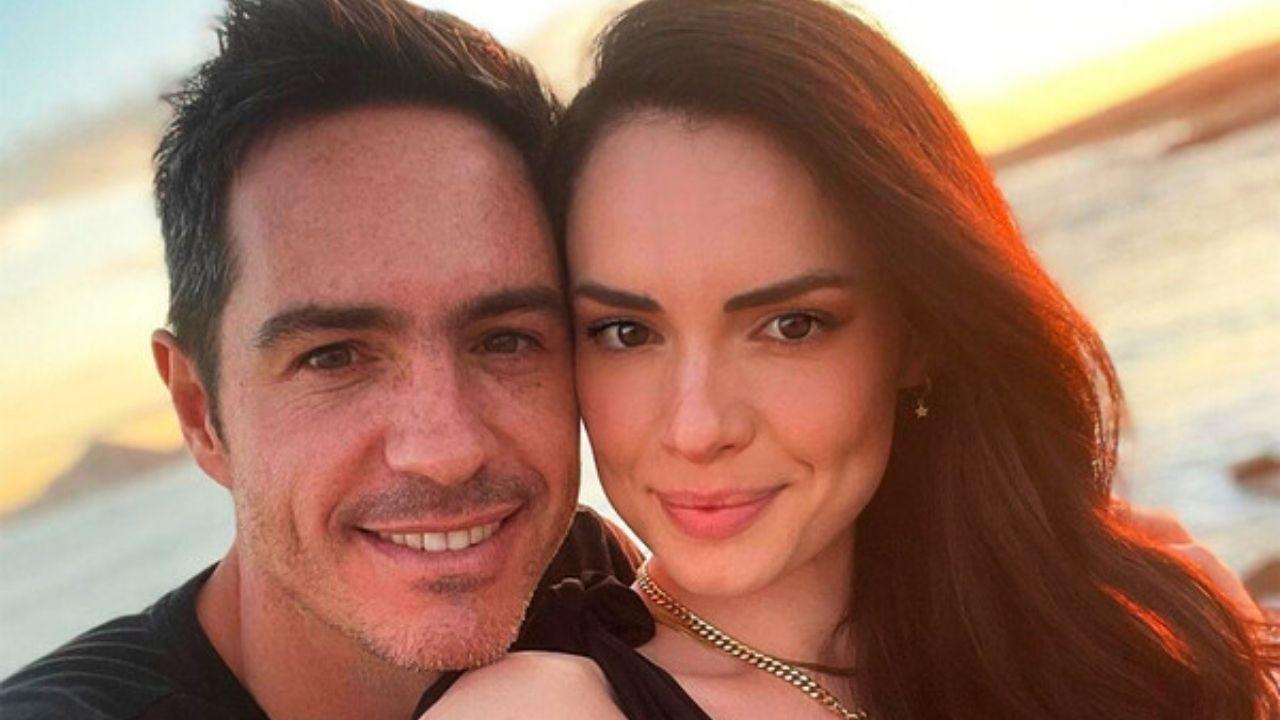 Imagen Principal de Nota: Mauricio Ochmann es criticado por llevar a su novia al mismo lugar donde celebró su boda