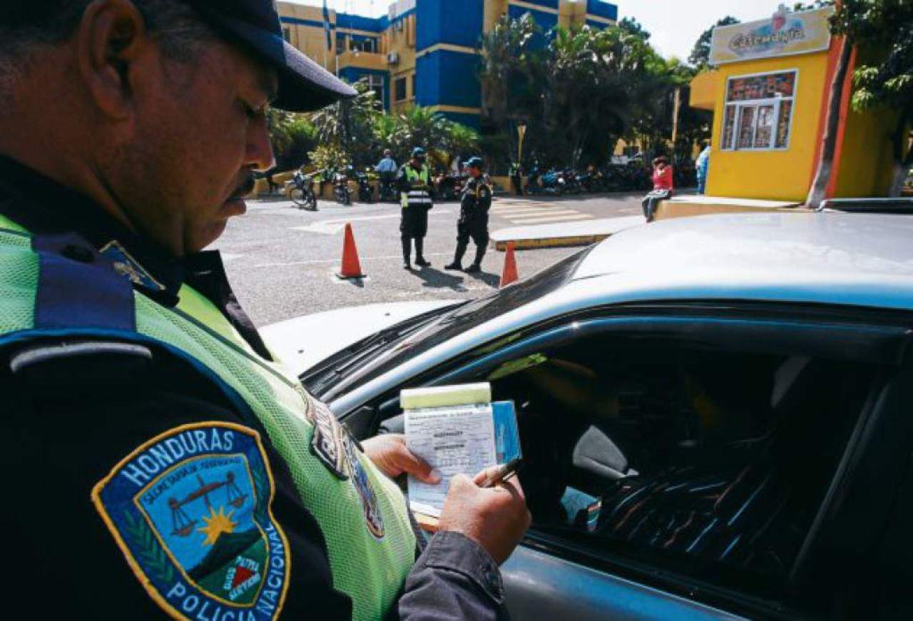 Imagen de Estas son las principales faltas y multas de tránsito que cometen los conductores en Honduras