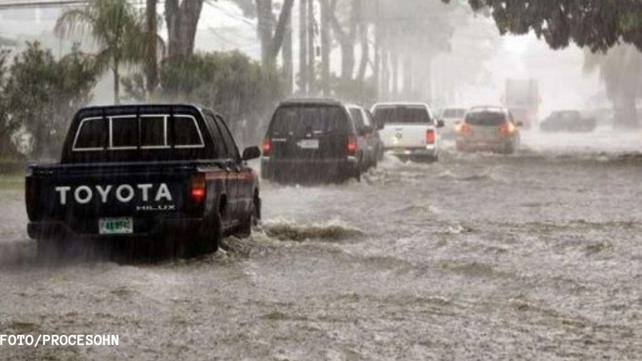 Imagen Principal de Nota: Lluvias continuarán  registrándose en territorio hondureño  producto de una onda tropical