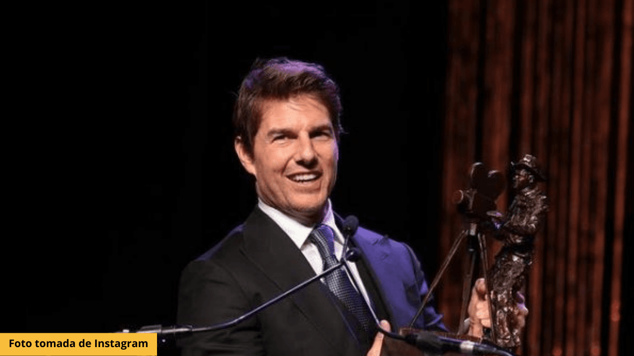Imagen Principal de Nota: Tom Cruise es visto con un rostro diferente en un partido de béisbol