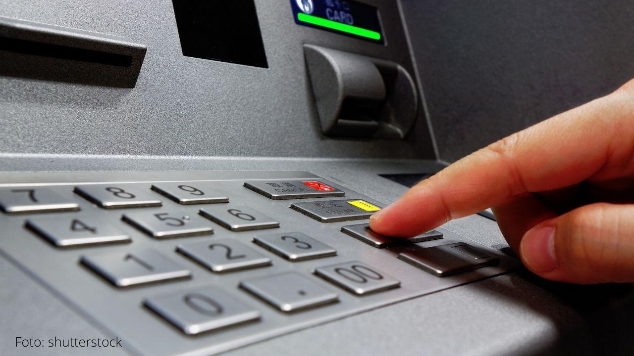 Imagen Principal de Nota: ¡Toma nota! Estos son los 8 pasos básicos para usar un cajero automático y evitar el robo de datos