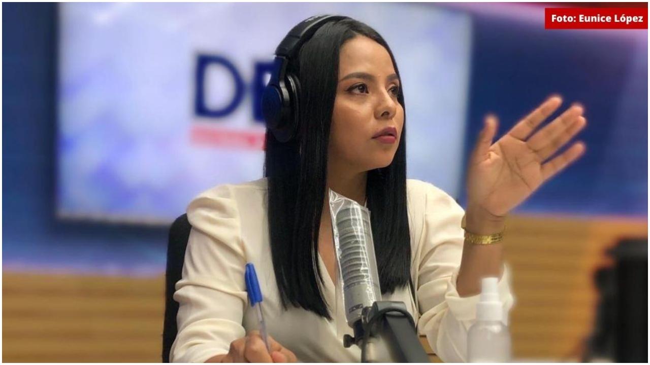 Imagen Principal de Nota: Escuela de Locutores de Honduras honra la voz de Eunice López con Premio Revelación 2021