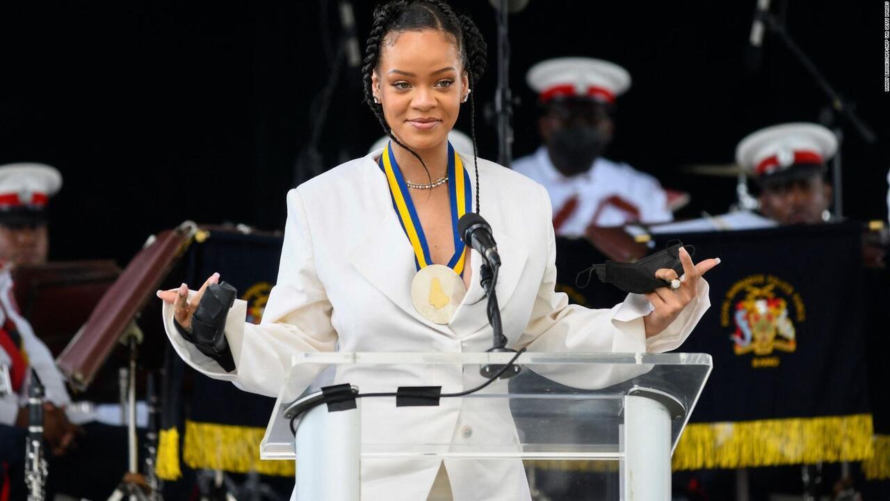 Imagen de La razón por la que Rihanna fue nombrada 'heroína nacional' en su país