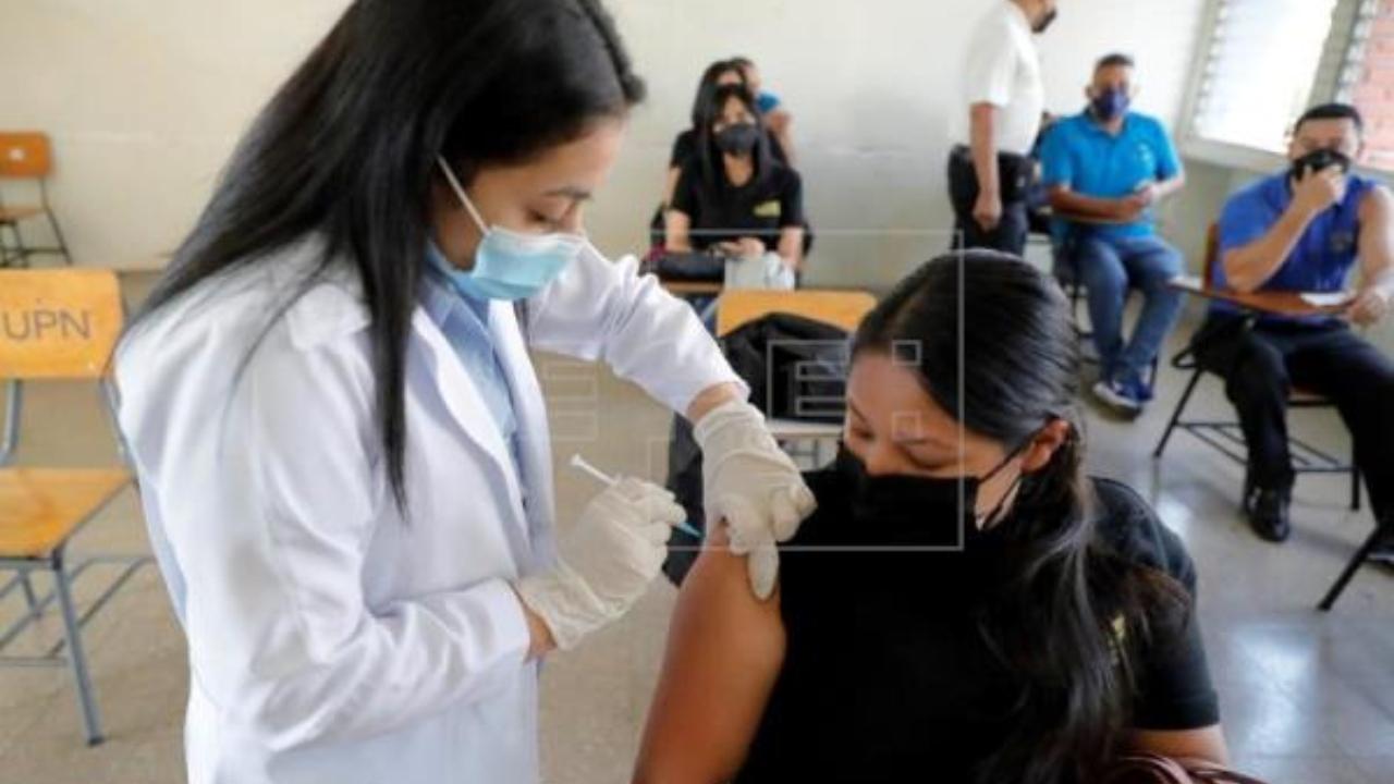 Imagen Principal de Nota: Porque nos importa: La variante ómicron, una amenaza para la humanidad