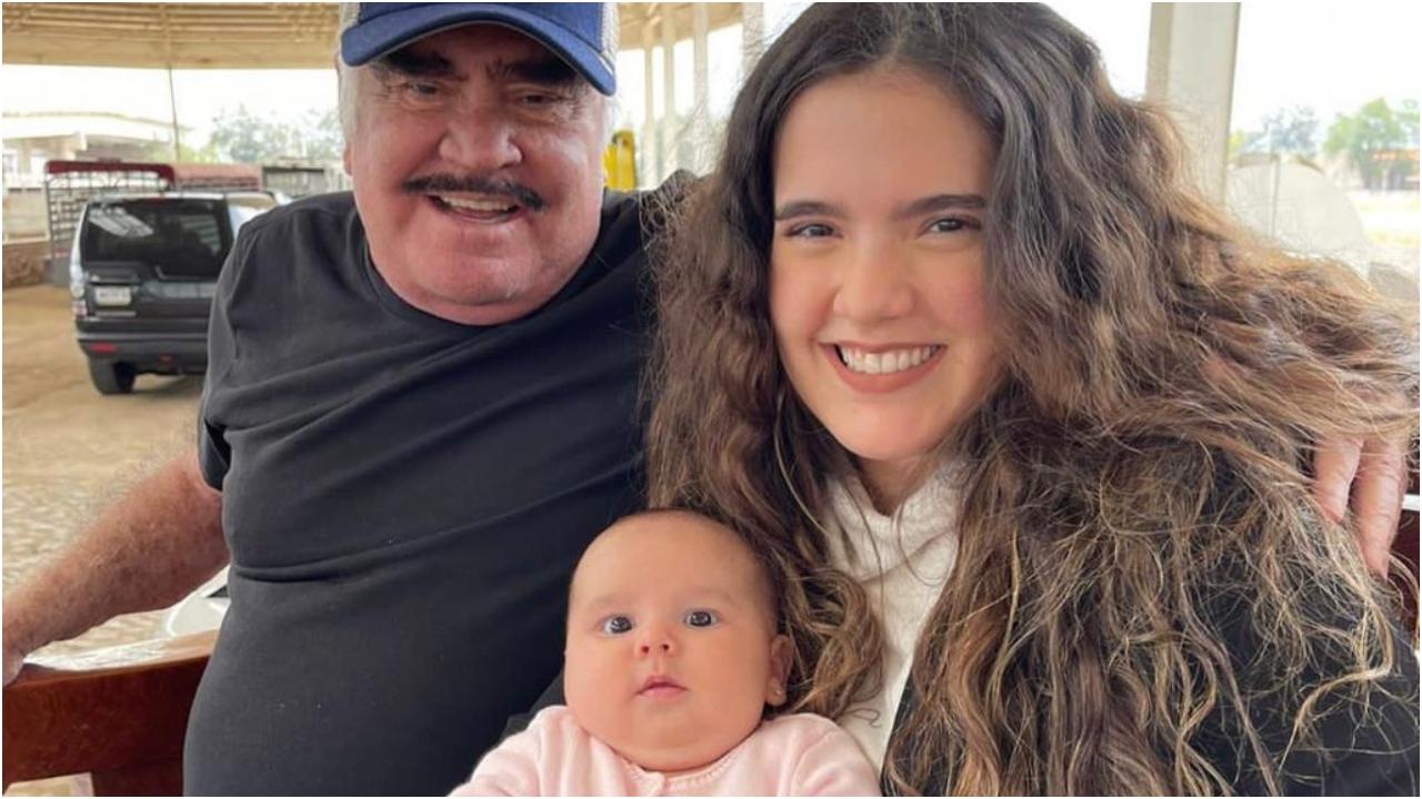 Imagen Principal de Nota: Tierno video de Vicente Fernández cantándole a su bisnieta cautiva a sus seguidores