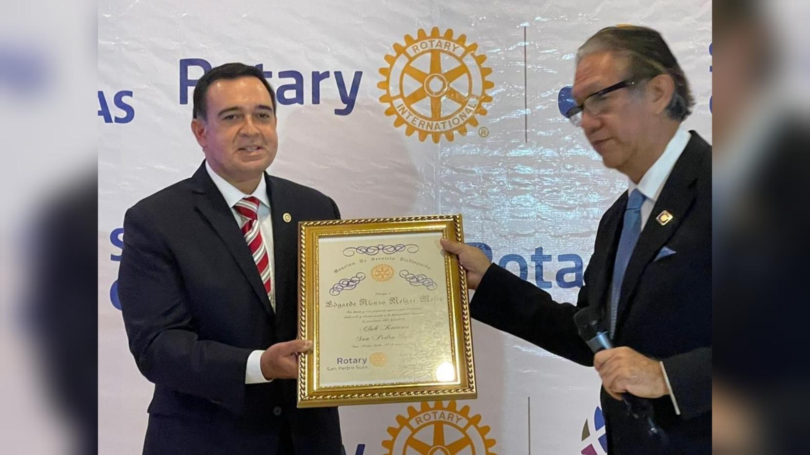 Imagen Principal de Nota: Club Rotario de San Pedro Sula reconoce al director de Hoy Mismo Edgardo Melgar por su aporte en la lucha contra el covid