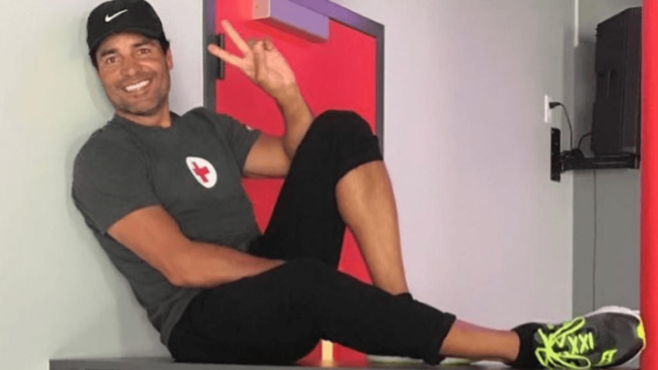 Imagen Principal de Nota: ¿Ya lo viste? Chayanne  enloquece a seguidoras con su  primer vídeo en TikTok