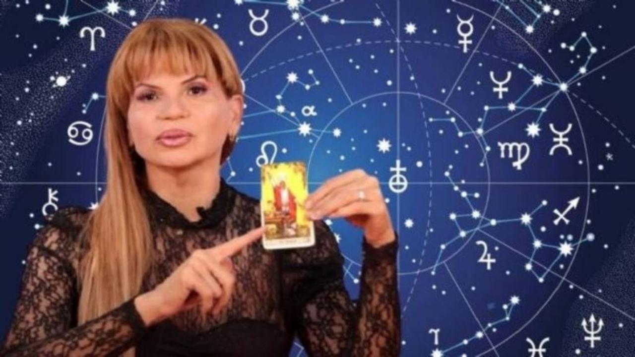 Imagen Principal de Nota: ¿Mhoni Vidente de clarividente a presidenta? Esto se sabe