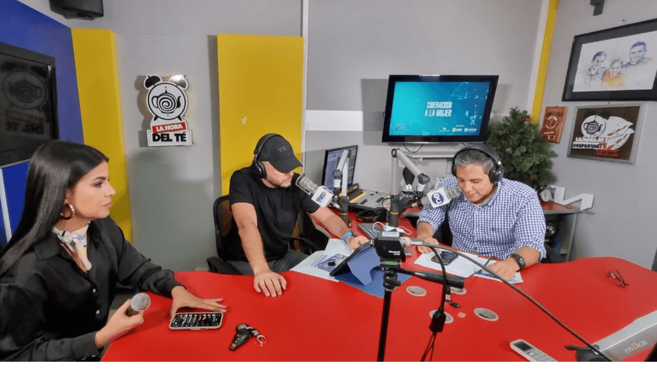 Imagen Principal de Nota: Con éxito se realizó el octavo podcast: con la participación de Samantha Velásquez sobre el ‘Ciberacoso a la mujer’