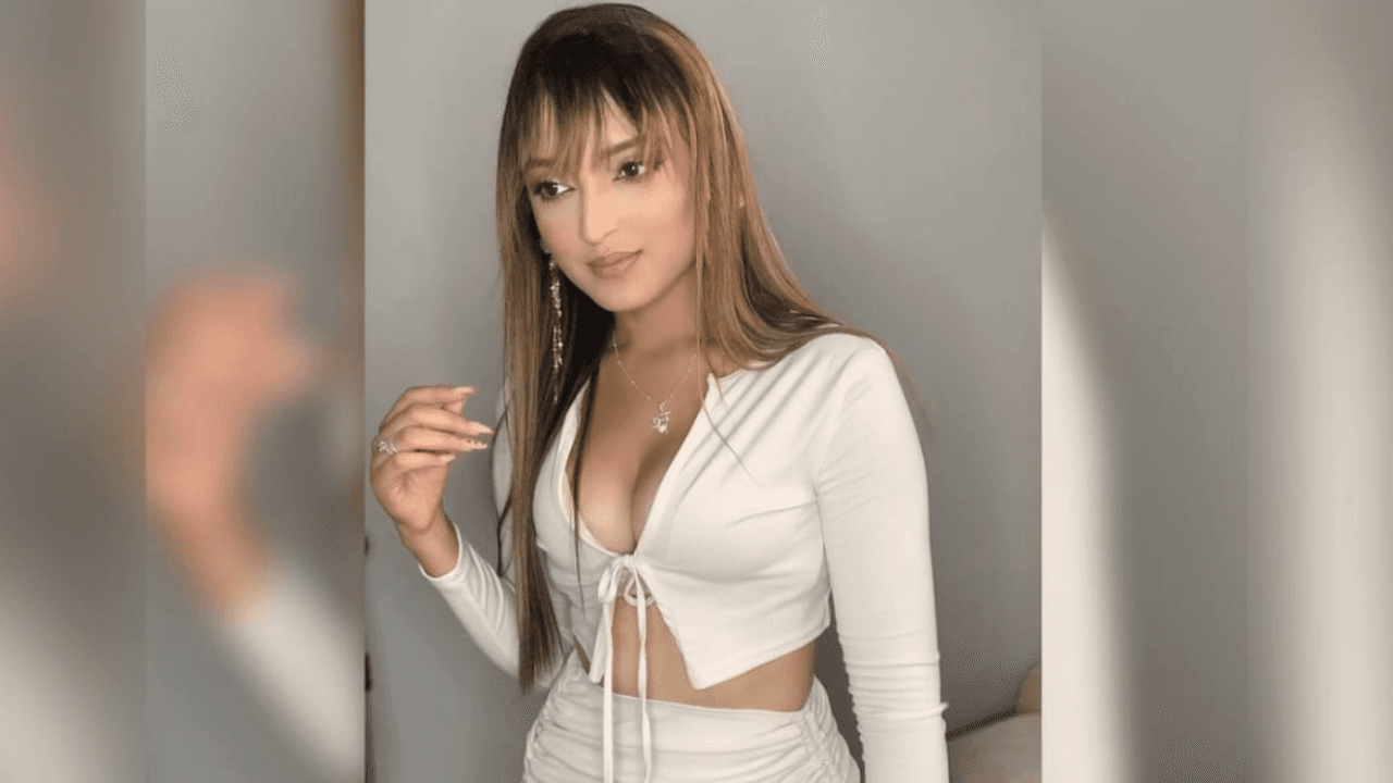 Imagen Principal de Nota: La atrevida foto de 'La Barbie policía hondureña' que roba miradas en redes