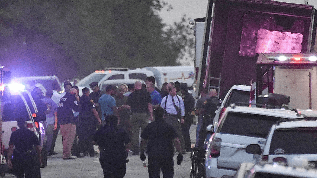 Imagen Principal de Nota: A 14 sube cifra de migrantes hondureños muertos en tráiler en Texas, según autoridades mexicanas